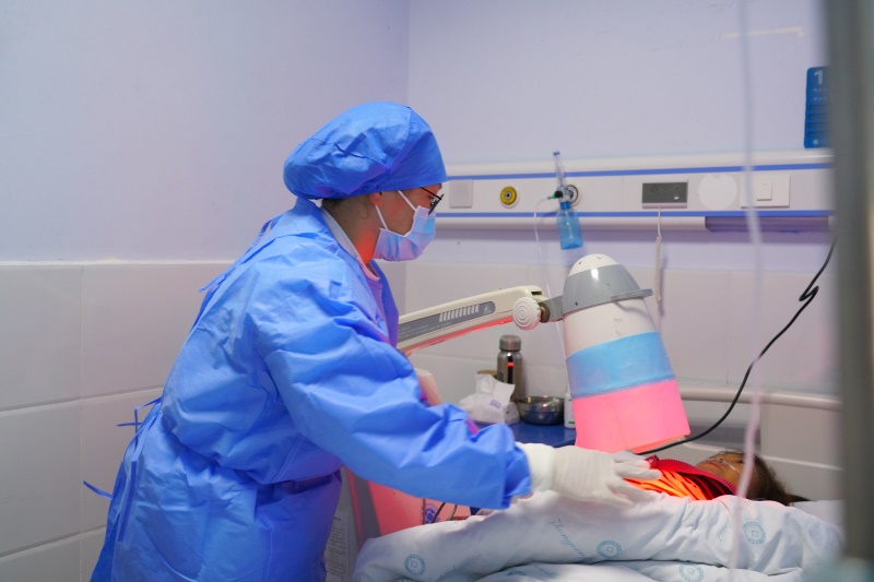 1735110877722088260.jpg 肝病治疗仪.jpg